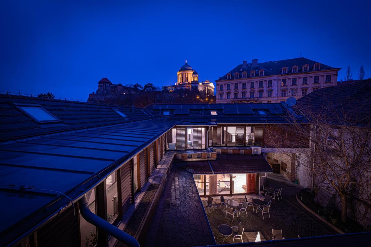 Bazilika Alatt Panzio Bed & Breakfast Esztergom Ngoại thất bức ảnh