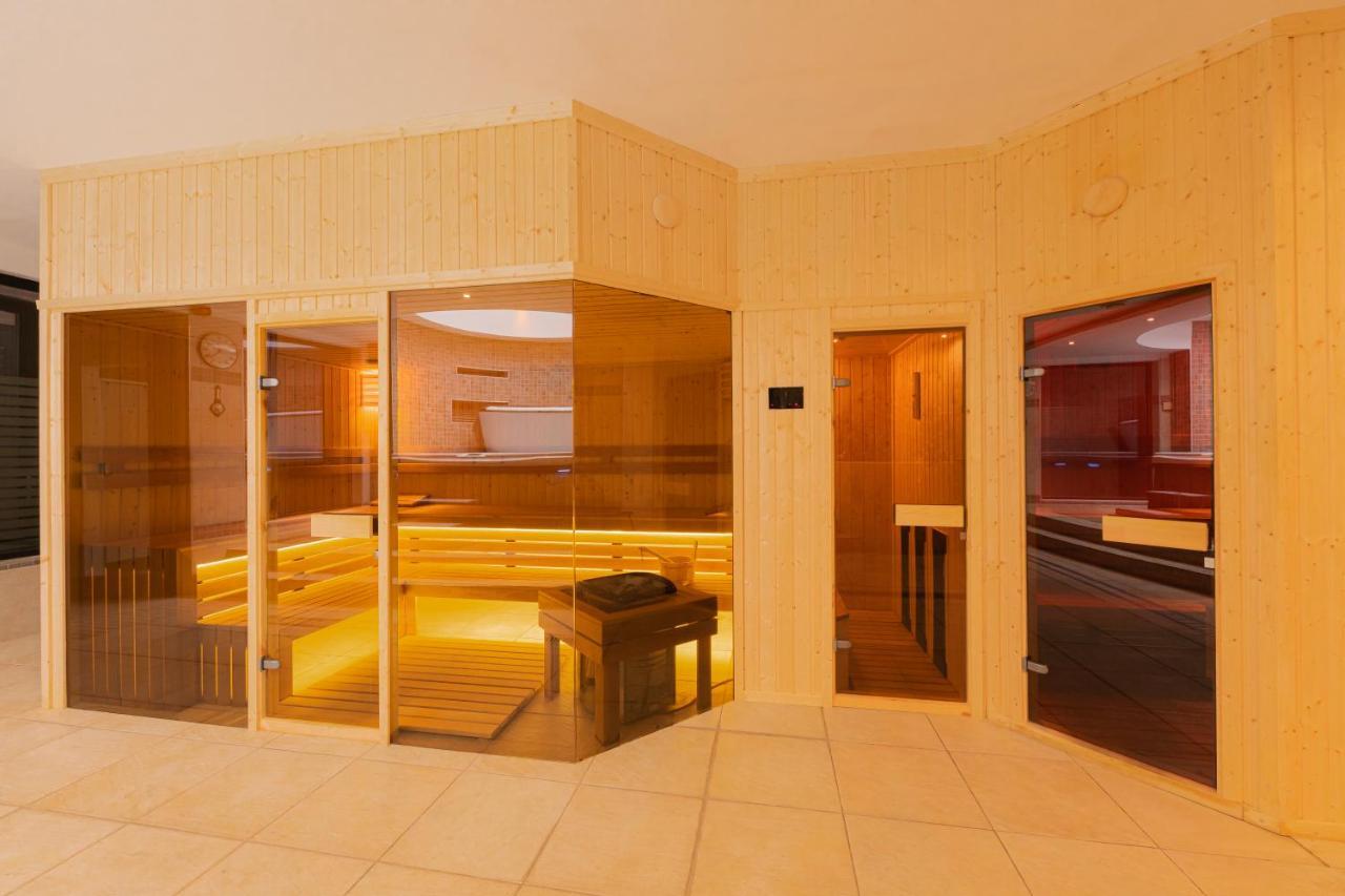 Bazilika Alatt Panzio Bed & Breakfast Esztergom Ngoại thất bức ảnh